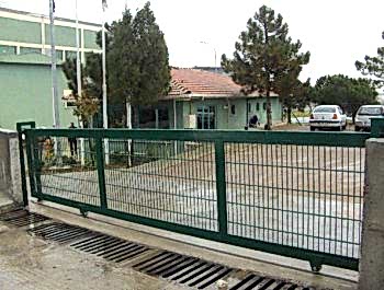 Raylı Kapı